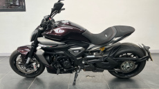 Ducati X Diavel V4 Burning Red (25MY)